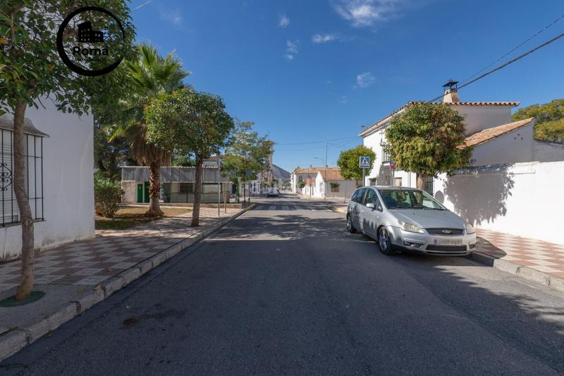 Foto 8f7126f1-60d3-4e84-9d50-acda719d78f0. Casa en azucena (chaparral) 2 magnífica oportunidad en el chaparral! en Albolote