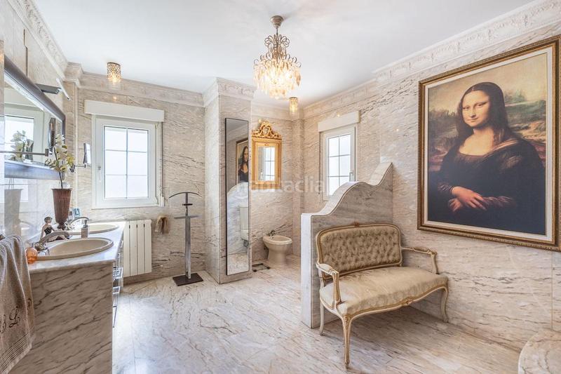 Foto d7119fef-e1bd-4b88-9dab-b3bb5254f219. Chalet bienvenido al lujo, la elegancia y la privacidad en su máxima expresión en Ogíjares
