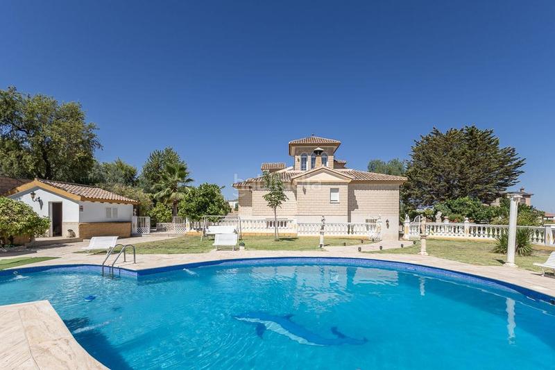 Foto d9fc0a6f-8777-442a-bdae-f5ff3e1f12fe. Chalet bienvenido al lujo, la elegancia y la privacidad en su máxima expresión en Ogíjares