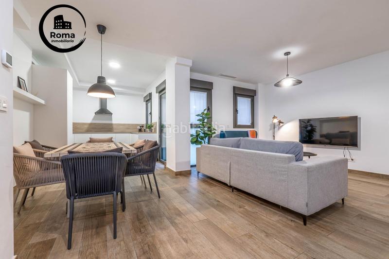 Foto c9c04ac2-aaf4-4dd9-9d41-47113397e567. Piso en calle jose luis perez pujadas piso premium con piscina y garaje en zona forum junto a la ciudad de la justicia en Granada