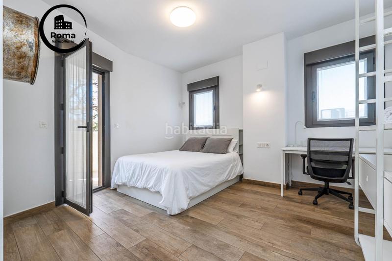 Foto dba248dc-4f38-44ee-8a02-e94bd2275263. Piso en calle jose luis perez pujadas piso premium con piscina y garaje en zona forum junto a la ciudad de la justicia en Granada