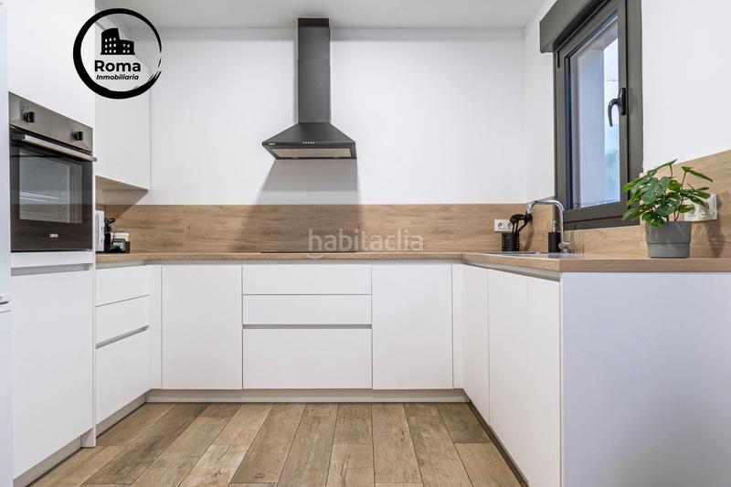 Foto f68fd895-a97e-4a53-9e69-e25bbfe0afce. Piso en calle jose luis perez pujadas piso premium con piscina y garaje en zona forum junto a la ciudad de la justicia en Granada