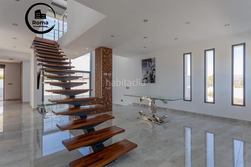 Foto 007492f3-2168-49f2-b473-1067fee2e94a. Chalet ponemos a la venta esta espectacular casa en la urbanización los cortijos en Atarfe