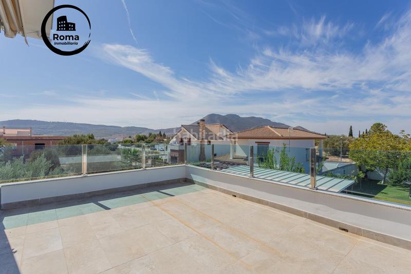 Foto 16be26b1-53be-4390-b89c-1d2484e4e81e. Chalet ponemos a la venta esta espectacular casa en la urbanización los cortijos en Atarfe