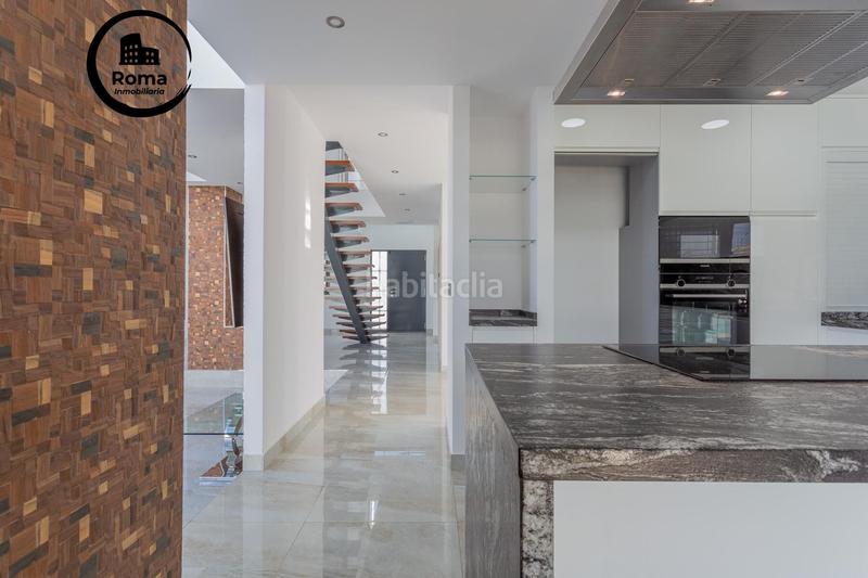 Foto 46e65916-bab4-4f8a-be2b-8566e5fee829. Chalet ponemos a la venta esta espectacular casa en la urbanización los cortijos en Atarfe