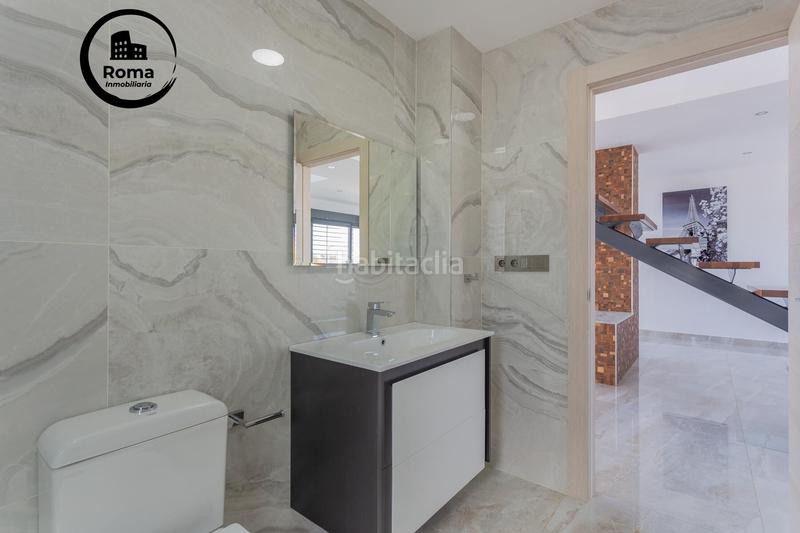 Foto 63a75a46-cc6b-4aea-9335-53049e7267b0. Chalet ponemos a la venta esta espectacular casa en la urbanización los cortijos en Atarfe