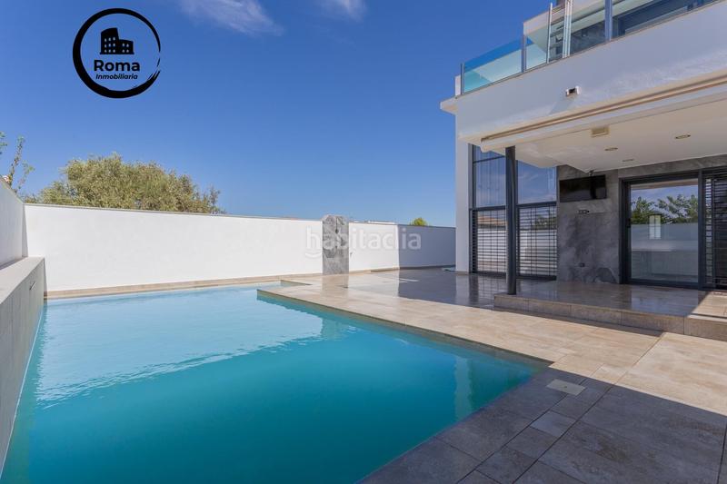 Foto 66fb2568-7736-44c5-904a-68d4f9695d91. Chalet ponemos a la venta esta espectacular casa en la urbanización los cortijos en Atarfe