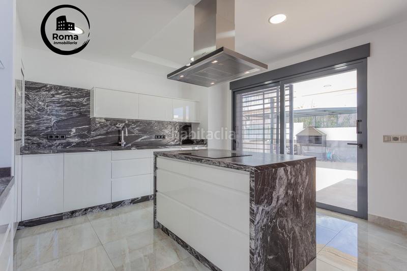 Foto 6e59dd97-874a-4812-bc57-4731b6133168. Chalet ponemos a la venta esta espectacular casa en la urbanización los cortijos en Atarfe