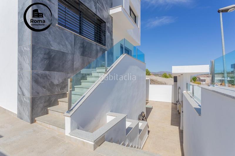 Foto 84fff848-50d7-4825-a553-b086ca1bcc58. Chalet ponemos a la venta esta espectacular casa en la urbanización los cortijos en Atarfe