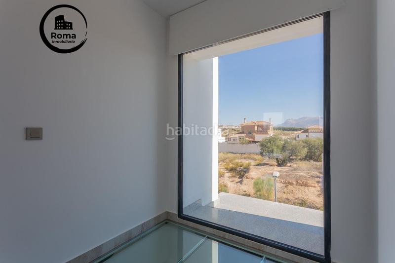 Foto 8c5a6aa2-6d12-4d07-9fcf-a02c36a5bff7. Chalet ponemos a la venta esta espectacular casa en la urbanización los cortijos en Atarfe