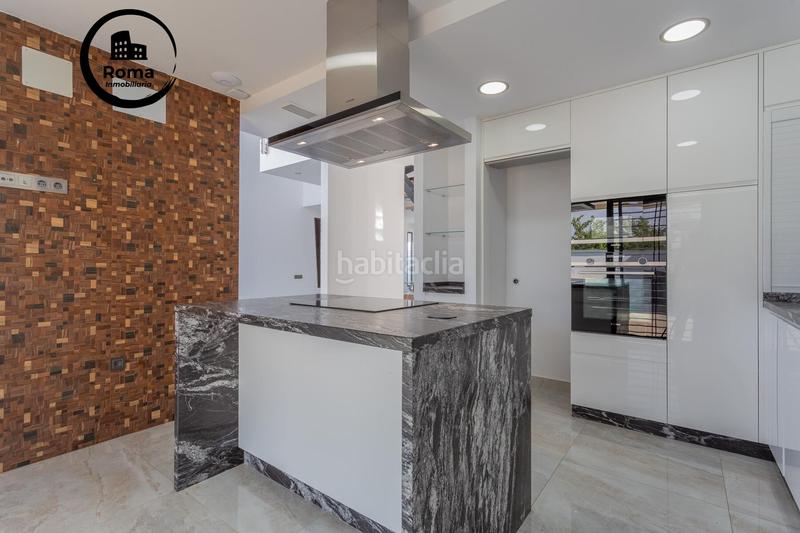 Foto a42cada8-5392-4342-abf3-21c5a0df332c. Chalet ponemos a la venta esta espectacular casa en la urbanización los cortijos en Atarfe