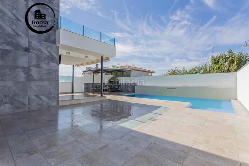 Foto ccf59335-61c9-44b4-a038-b5064ea10348. Chalet ponemos a la venta esta espectacular casa en la urbanización los cortijos en Atarfe