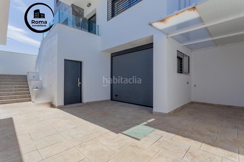 Foto dadbdebd-8ca4-4739-ba7b-b236c249803f. Chalet ponemos a la venta esta espectacular casa en la urbanización los cortijos en Atarfe