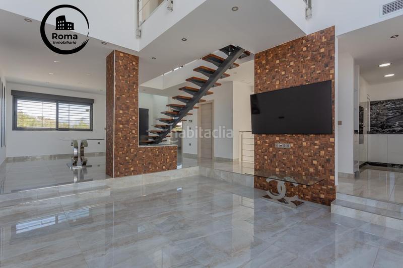 Foto ec2a24b4-7caa-482b-8242-4f74805ffa84. Chalet ponemos a la venta esta espectacular casa en la urbanización los cortijos en Atarfe