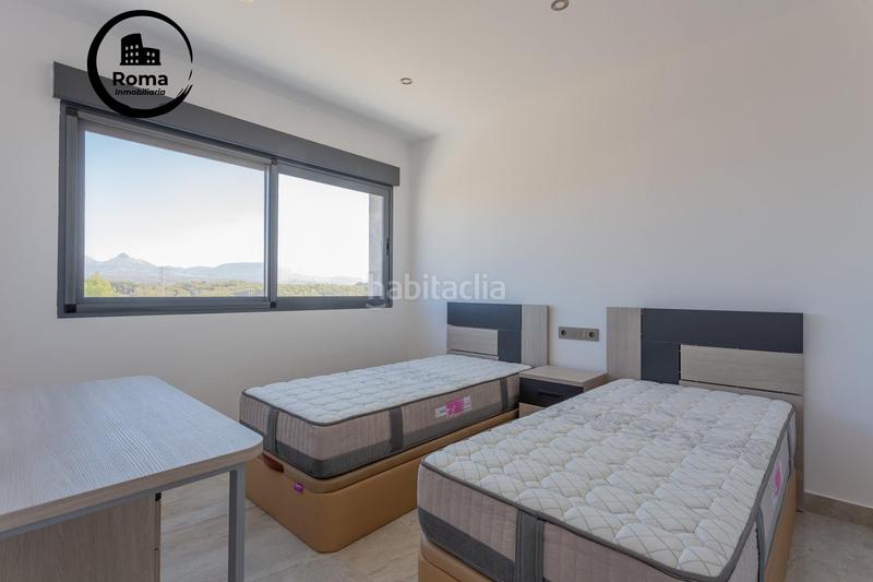Foto f273b7cc-8c31-4352-b3d5-44005783b045. Chalet ponemos a la venta esta espectacular casa en la urbanización los cortijos en Atarfe