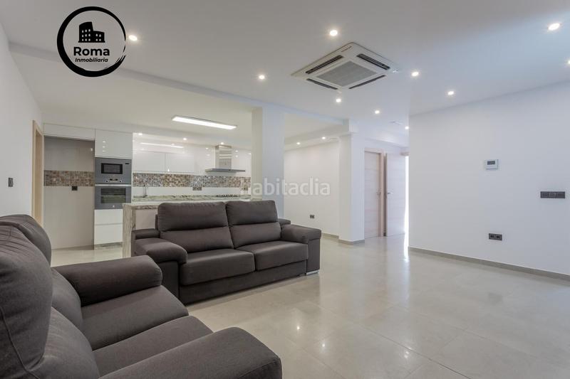 Foto f48350f9-7649-4707-8d47-585f9100c987. Chalet ponemos a la venta esta espectacular casa en la urbanización los cortijos en Atarfe