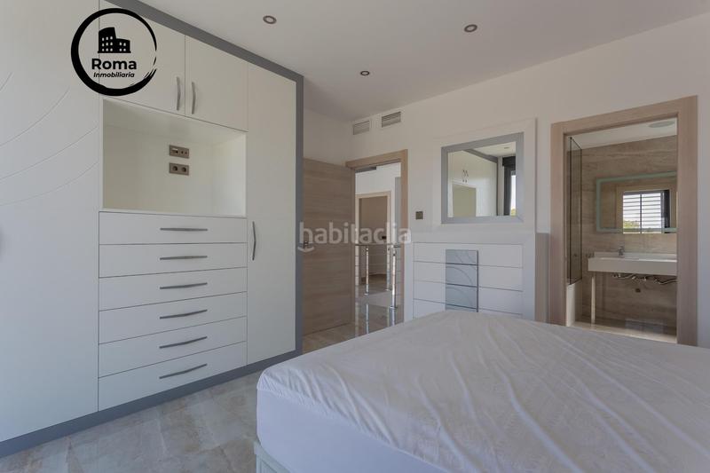 Foto fe92bfa0-4b4f-48ae-84f4-1e4015edbef2. Chalet ponemos a la venta esta espectacular casa en la urbanización los cortijos en Atarfe