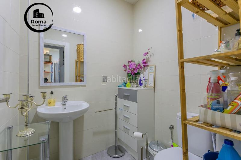 Foto c447b710-393a-4be0-b4d2-8d0a5f4c9844. Local comercial se vende local en el centro en Maracena