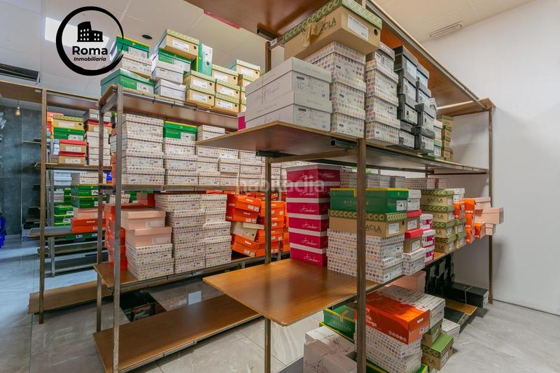 Foto dd022dd7-aa6e-4505-a44a-aab3fe9d8279. Local comercial se vende local en el centro en Maracena