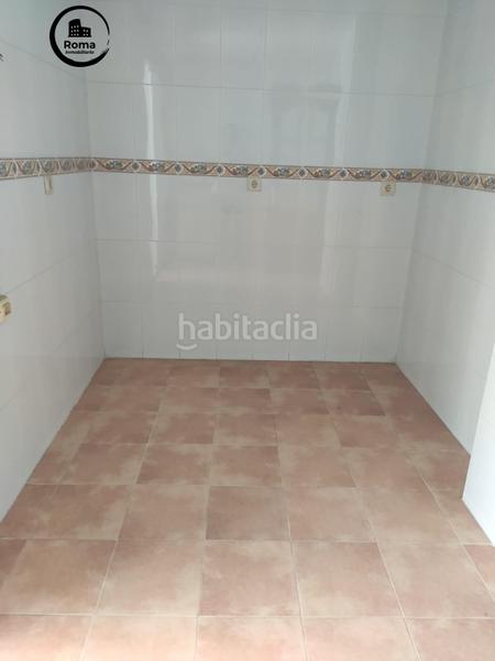 Foto 1d43dc81-c4b3-4252-80df-e6e3cddf9a51. Piso en calle calle real 16 centro cerca del metro. 3 dormitorios y 2 baños en Maracena