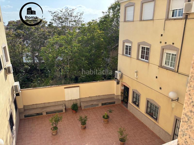 Foto 1f2eaae0-1d75-40fe-b655-2d4f559dd632. Piso en calle calle real 16 centro cerca del metro. 3 dormitorios y 2 baños en Maracena