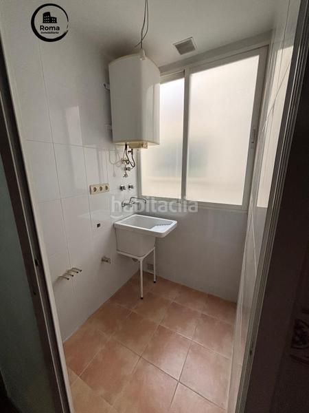 Foto 42ac977c-7af6-4ad6-a5b0-b7dda30a5003. Piso en calle calle real 16 centro cerca del metro. 3 dormitorios y 2 baños en Maracena