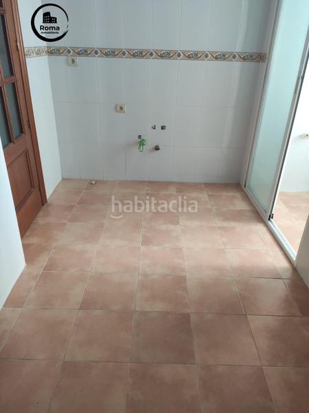 Foto 4b3a19ba-59d3-4f84-a83e-db0f02949fbe. Piso en calle calle real 16 centro cerca del metro. 3 dormitorios y 2 baños en Maracena