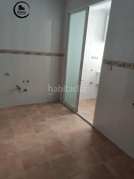 Foto 7b87cfa5-a4f5-4fd1-a1af-efc331438d4d. Piso en calle calle real 16 centro cerca del metro. 3 dormitorios y 2 baños en Maracena