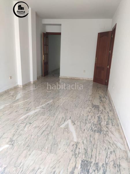 Foto 943b896e-b8f4-45b7-91b0-1f30832dc7cc. Piso en calle calle real 16 centro cerca del metro. 3 dormitorios y 2 baños en Maracena