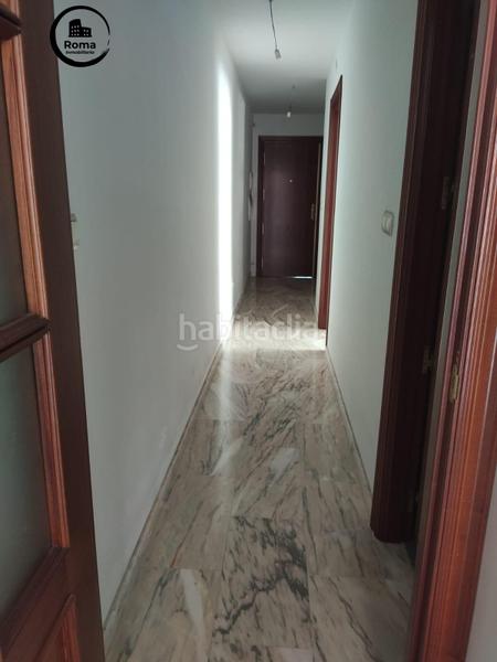 Foto d5bee86d-6d4f-4cc9-9bb8-9f526209470b. Piso en calle calle real 16 centro cerca del metro. 3 dormitorios y 2 baños en Maracena