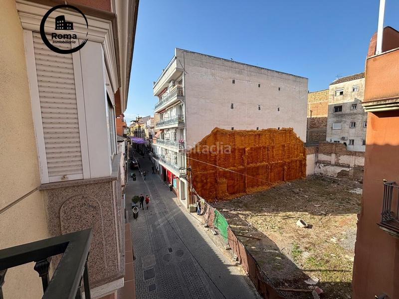 Foto e83d9409-70ef-4ee9-8de5-0bd967effcd2. Piso en calle calle real 16 centro cerca del metro. 3 dormitorios y 2 baños en Maracena
