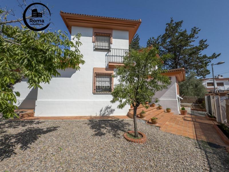 Foto 1a146411-d99c-4d9f-86b0-023a55188b31. Chalet en calle pinsapo (cub) 2 chalet independiente en la prestigiosa urbanizacion pantano de cubillas en Albolote