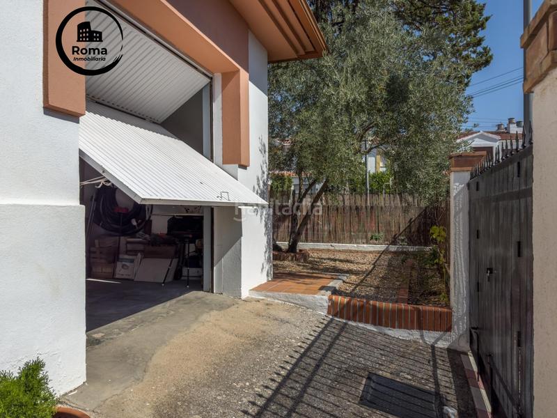 Foto 573c2feb-afd2-4084-93b6-854d6c0aa918. Chalet en calle pinsapo (cub) 2 chalet independiente en la prestigiosa urbanizacion pantano de cubillas en Albolote