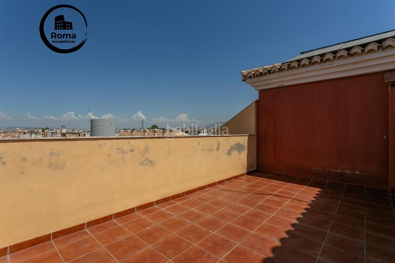 Foto 886493aa-2d2c-409f-b782-9e3e6c90cc1e. Casa pareada preciosa casa , zona centro comercial nevada en Armilla