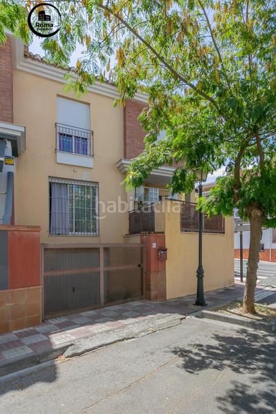 Foto af3b4bbe-13de-4804-8043-d9f069a47bd7. Casa pareada preciosa casa , zona centro comercial nevada en Armilla