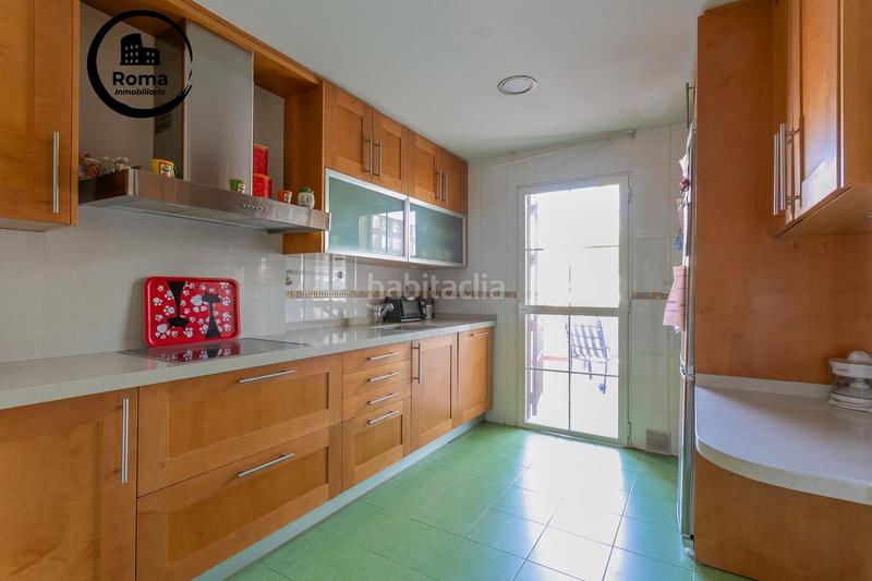 Foto b98077a3-d33a-4a57-9ebd-9b387c58c141. Casa pareada preciosa casa , zona centro comercial nevada en Armilla