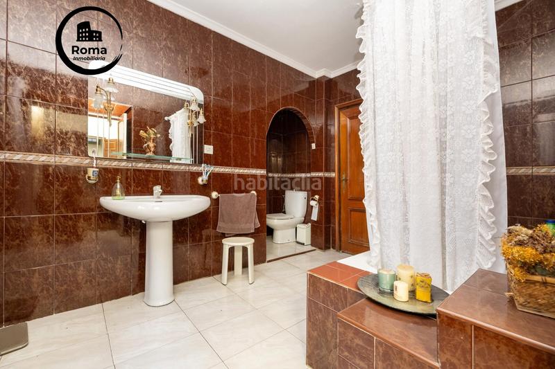 Foto b872e749-269e-448c-90c2-e40f3d27f49a. Chalet fabulosa casa en el centro de alhendin en Ayuntamiento Alhendín
