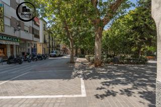 Piso  Calle fabrica vieja. Céntrico piso en tercera planta de 3 dormitorios, baño y balcón