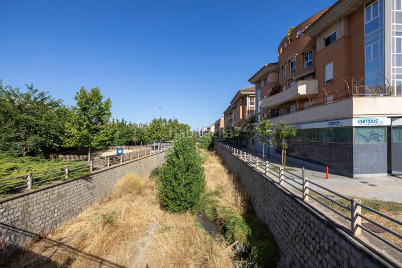 Foto 20f12814-9ffb-4504-9757-3aab50fe02c0. Local comercial impresionante local comercial ubicado en una de las mejores zonas del zaidin en Granada