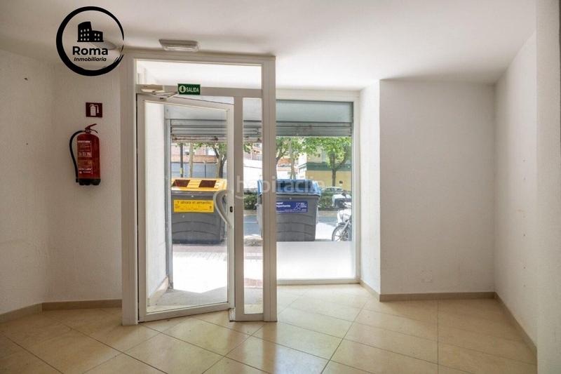 Foto c69c8366-d18a-4f1d-90c3-40208a4e9416. Local comercial  zona zaidin en Barrio de Zaidín Granada