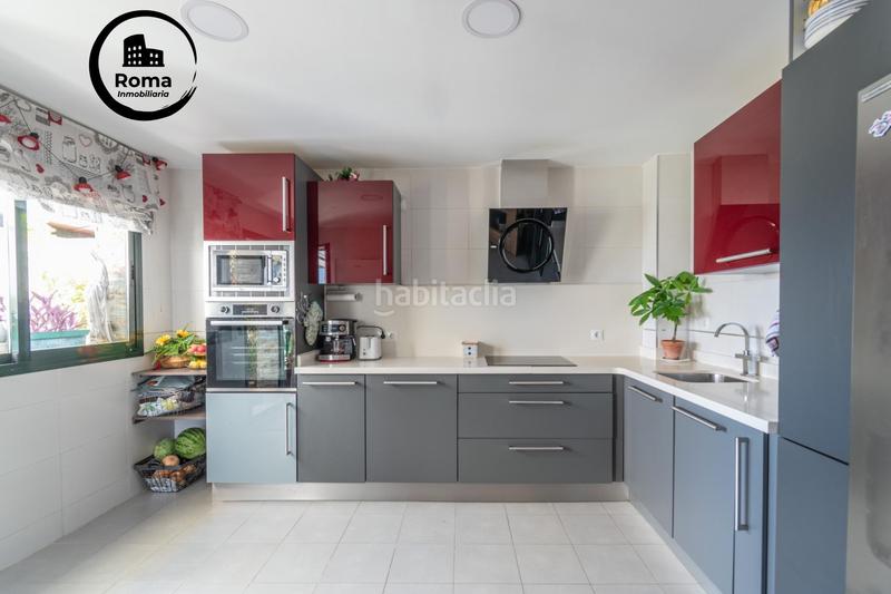 Foto b9eef7b9-3360-4859-b8cf-eb4ac3d8b298. Semi detached house with parking pool in San Francisco - El Chorrillo Gabias (Las)