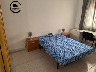 Location Appartement à Centro - Sagrario. Magnifico piso de estudiantes muy soleado de tres habitaciones e