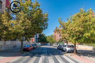 Pis  Calle pdta aquilino morcillo ha 4. Impresionante piso en granada