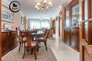 Pis  Calle solarillo de gracia. Precioso piso de 173 m2 con de 5 habitaciones, 2 salones, terraz