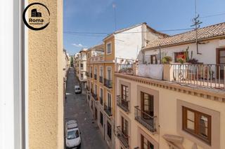 Pis a Calle obispo hurtado 5. Piso en edificio emblemático de calle obispo hurtado