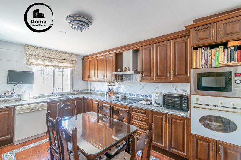 Foto b0d4dc9d-5ba4-4519-ad32-1ec90bd04114. Chalet avec chauffage parking piscine dans La Zubia Ciudad Zubia (La)