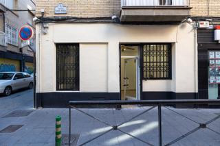 Local commercial à Centro - Sagrario. Magifico local en calle santa paula