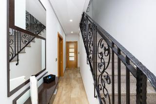 Maison jumelée à Pulianas. Adosado con piscina, en la mejor zona de pulianas.