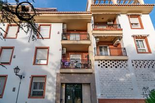 Pis a La Zubia Ciudad. Amplio piso en el corazón de la zubia, ideal para vivir cómodame