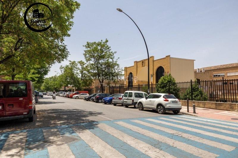 Foto 4aeda7f8-2f14-4176-a4fa-d1eddba27c18. Local comercial a Barrio de Zaidín Granada